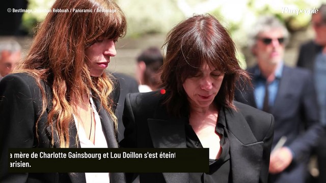PHOTOS Charlotte Gainsbourg : Son bouleversant hommage à sa mère Jane Birkin, trois semaines après sa disparition brutale