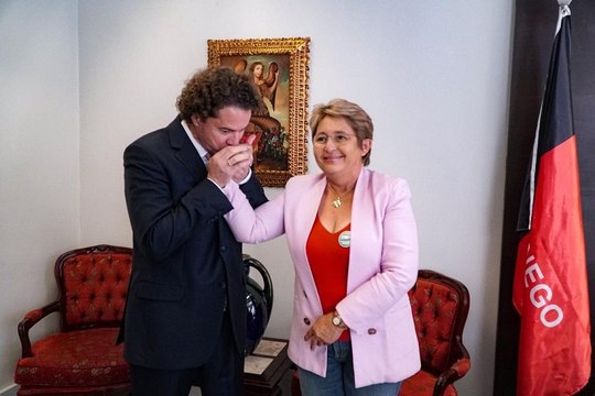 Ao lado de Veneziano, prefeita de Uiraúna confirma filiação ao MDB: Grande passo que a gente assume