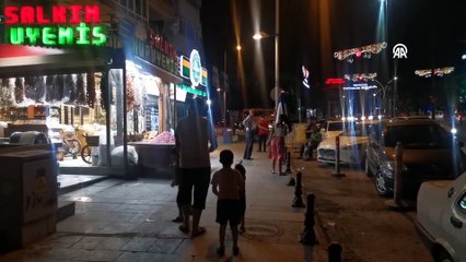 Malatya'daki deprem sonrası yurttaşlar sokağa döküldü