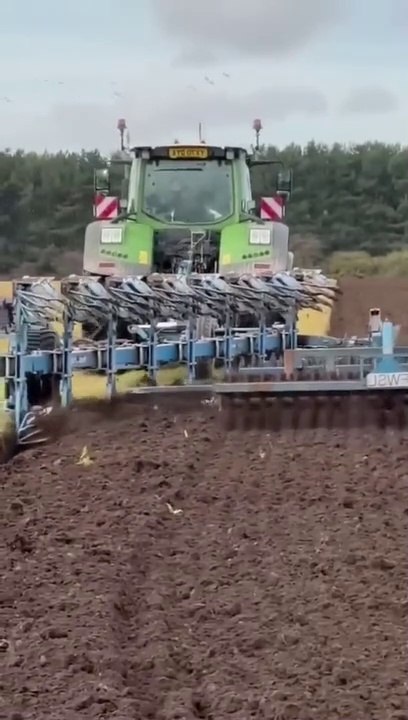 Tractor with advance technology