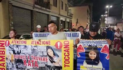 Kata, nuovo corteo a Firenze: "I bambini non si toccano, liberatela"