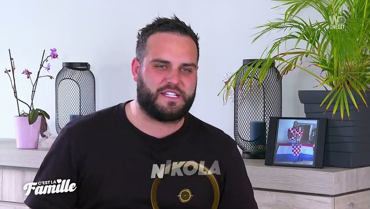 Dans "C'est la famille !" sur W9, Nikola Lozina s'est confié sur sa récente prise de poids importante.Capture W9.