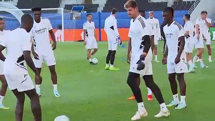 Courtois rompe ligamento do joelho às vésperas de estreia no Espanhol