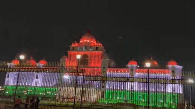 Telangana Secretariat.. త్రివర్ణ పతాక కాంతులతో తెలంగాణ సచివాలయం.. | Telugu OneIndia