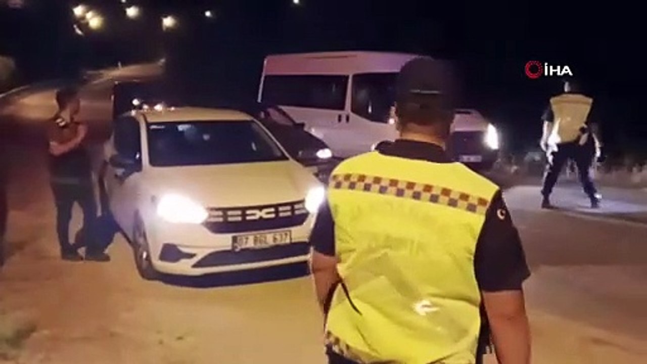 Kamp alanındaki yangın büyüdü, ÖSO'nun eğitim a...