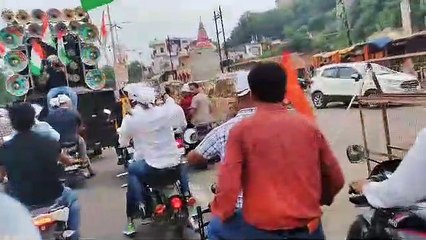 भजनों पर नाचे युवा, मोटर साइकिल रैली निकाली