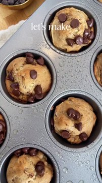 Healthy Banana Breakfast Muffins