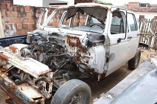 Prefeitura na PB é investigada por realizar manutenção em sucatas e abastecer carros já leiloadosa é investigada por manutenção em sucatas e abastecimento em carros leiloados, na Paraíba (1)