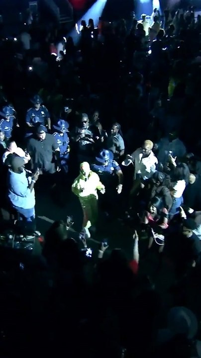 Missy Elliot Running Through Crowd