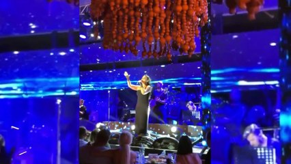 Ezgi Mola, Ebru Gündeş'in kulisinde