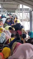 रेलवे स्टेशन पर उमड़ा आस्था का हुजूम