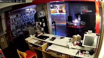 5.3'lük deprem ve panik anları kamerada