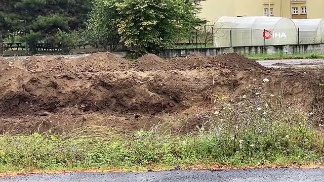 Kazı çalışmasında doğalgaz borusu zarar gördü: Yol trafiğe kapatıldı