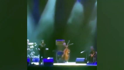 Yahudi sanatçı, sela okunduğunu duyunca konsere ara verip selaya eşlik etmeye çalıştı