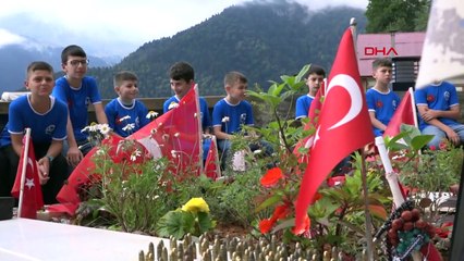 EREN BÜLBÜL, ŞAHADETİNİN 6'NCI YIL DÖNÜMÜNDE KABRİ BAŞINDA ANILDI