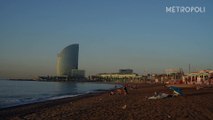 Amanecer en la playa de la Barceloneta