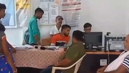 सीधी: सरपंच सचिव की सील और साइन कर रहे अनधिकृत लोग,जाने माजरा
