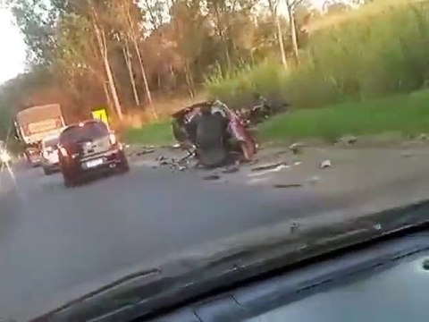 Vídeo mostra cenário de destruição após acidente que matou jovem de 25 anos, na PR-323
