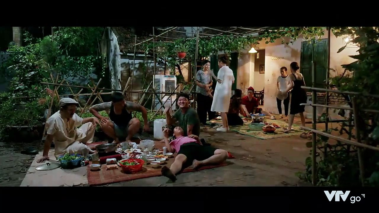 Làng trong phố - Tập 5 - Hiếu bàn với vợ muốn bán nhà bám trụ sống ở thành phố