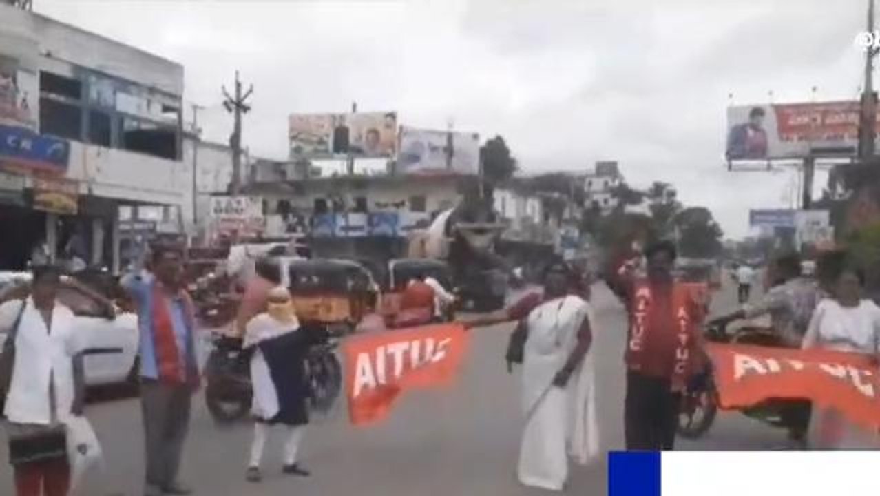 కామారెడ్డి: జిల్లాలో ఏఎన్ఎంల మానవహారం..!