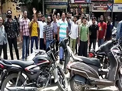 टायर जलाकर व्यापारियों ने साढ़े तीन घंटे जाम कर किया प्रदर्शन-video