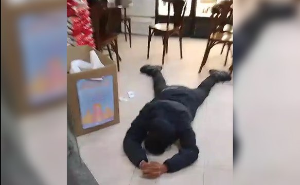 Vídeos mostram trio ferido após tentar assaltar posto de combustíveis na CIC