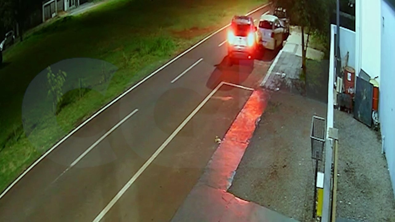 Internauta pede ajuda para encontrar motorista que colidiu contra carro estacionado