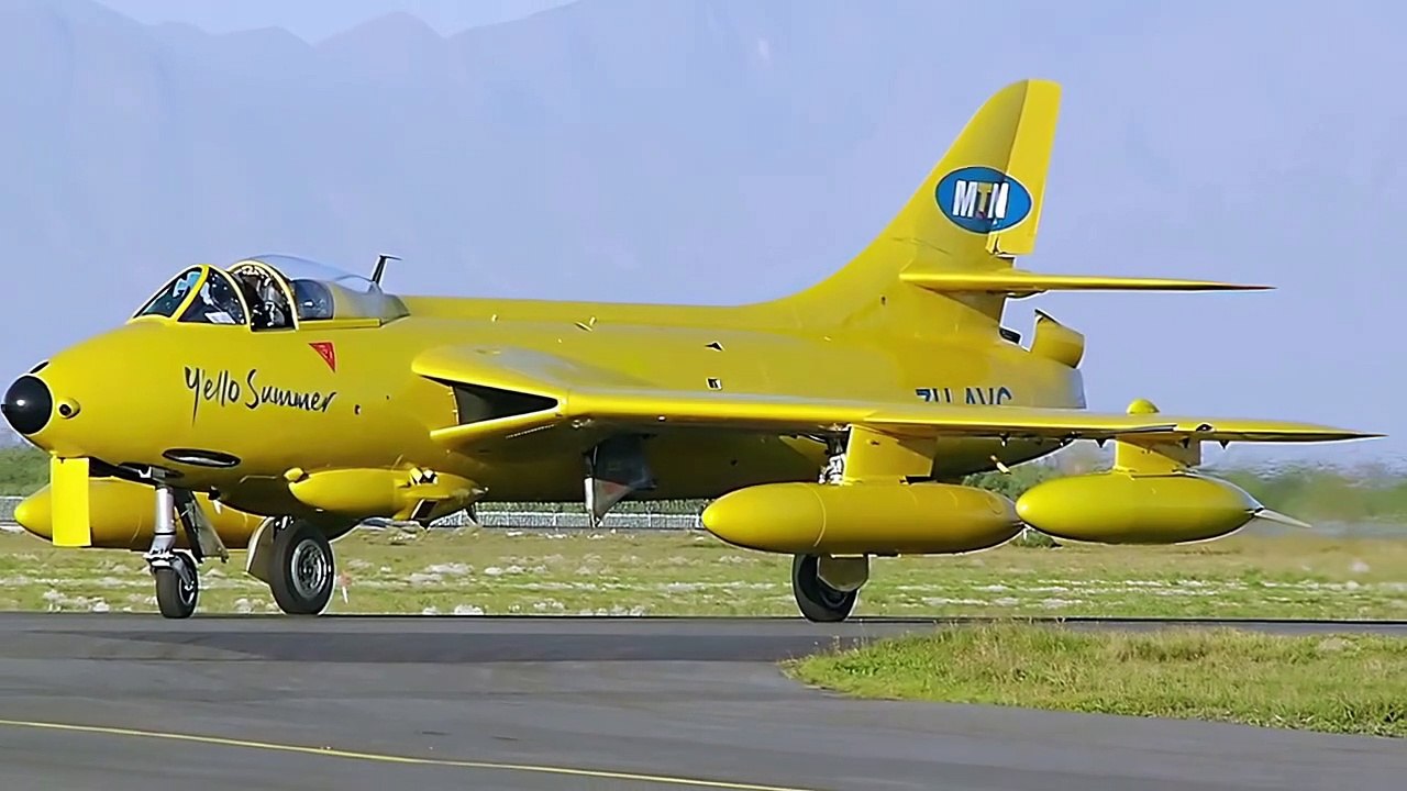 Hawker Hunter F-58 fighter jet  - HD