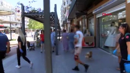 Antalya'da Kıskançlık Nedeniyle Bıçaklı Kavga: 2 Yaralı