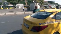Üsküdar'da Trafik Denetimine Takılan Taksici Polise Zor Anlar Yaşattı