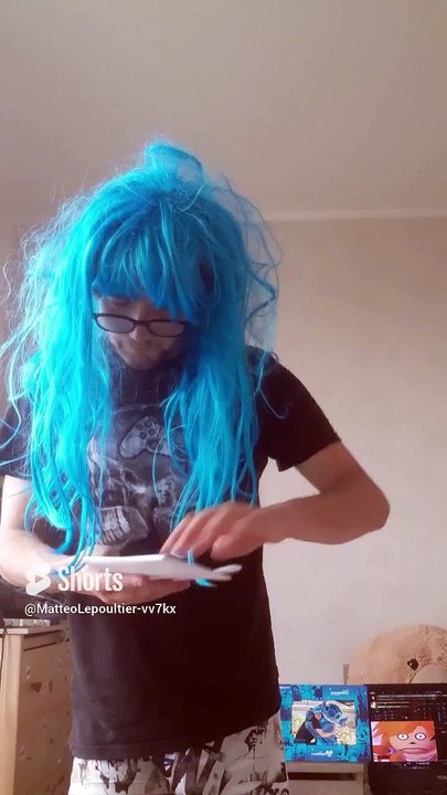 The Amazing World of Queen Mattéo - Samantha en 2 heures de colle (Mattéo Lepoultier) (Parodie)