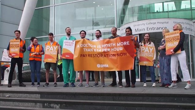 Funcionários de hospitais públicos começam nova greve na Inglaterra