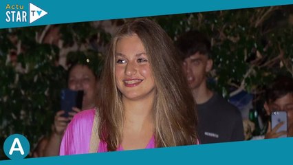 Leonor d'Espagne époustouflante dans un vrai look de Barbie pour une sortie familiale qui a surpris