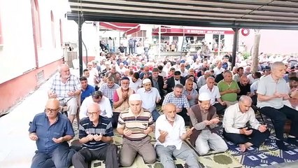 Commémoration de ceux qui ont perdu la vie lors de l'inondation de Bozkurt
