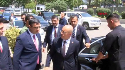 Le ministre Şimşek a tenu une réunion avec des maires et des hommes d'affaires à Batman