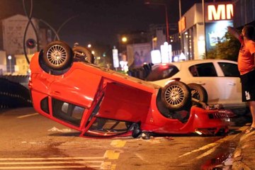 Adapazarı'nda Otomobil Takla Attı, Sürücü Kaçtı