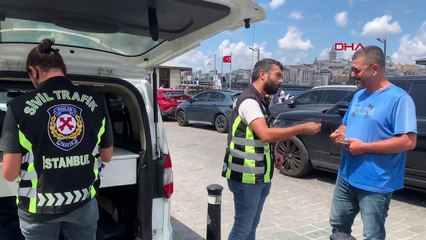 Eminönü'nde Trafik Denetimi: Taksicilere Cezalar Yazıldı