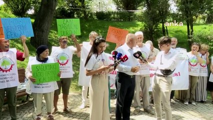 Tüm Emeklilerin Sendikası Üyesi Emekliler, Kuğulu Park'ta Oturma Eylemi Yaptı: "Bir Ayda 22 Kilo Verdim. İstediğim Gıdayı Alamıyorum"