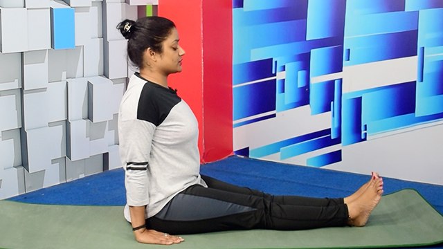 इस 1 योगा से करें रीढ़ की हड्डी को मजबूत | Yoga For Healthy Spine | Boldsky