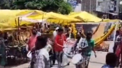 धार: देशभक्ति की अनोखी मिसाल, बैंड बाजे के साथ गदर 2 मूवी देखने पहुंचा युवक