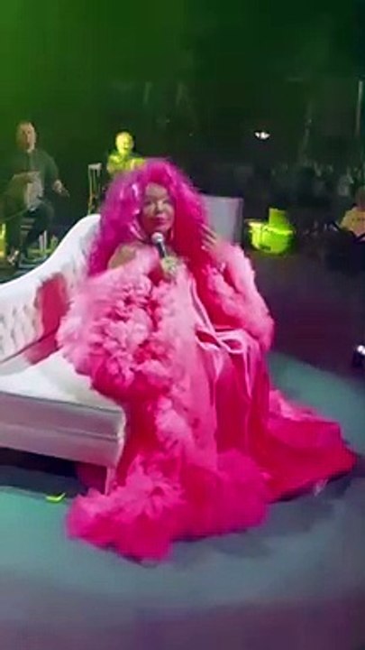 Barbie akımına uyan Bülent Ersoy, tepeden tırnağa pembelere büründü