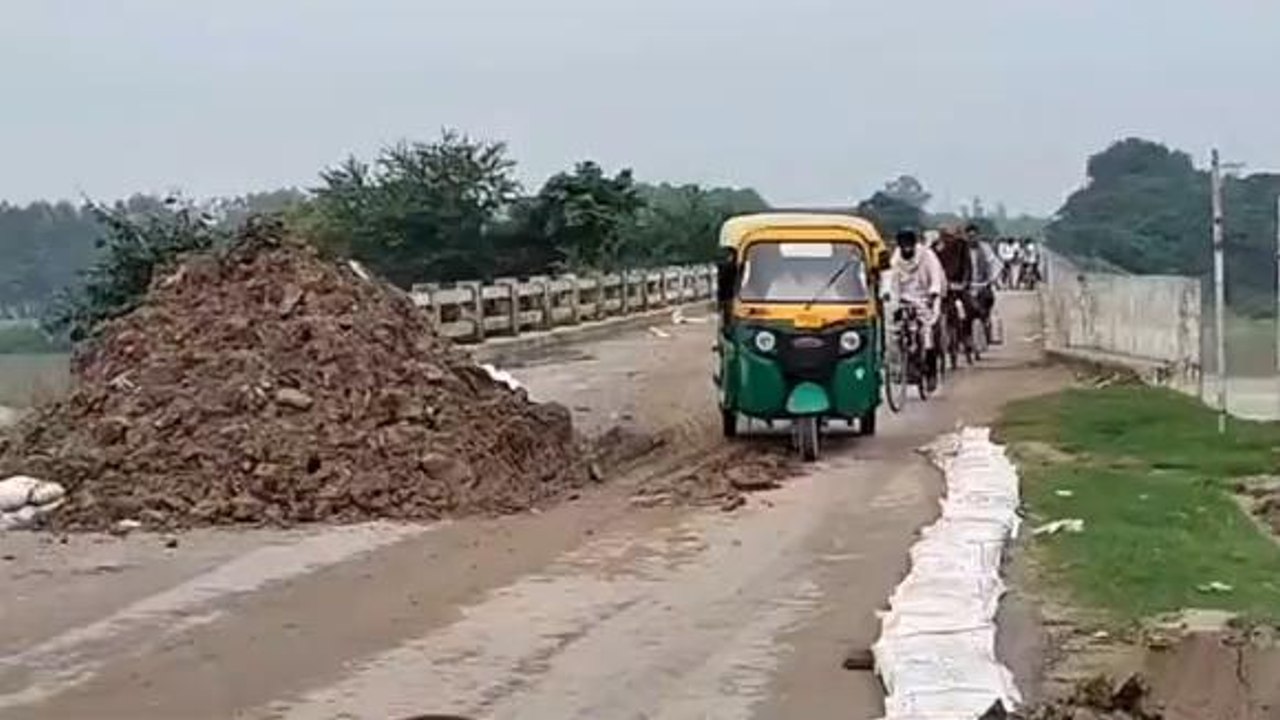 गोरखपुर: पब्लिक वाइब की खबर का हुआ असर, अधिकारियों ने शुरू कराया मरम्मत कार्य