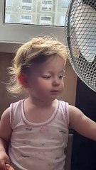 Kiddo Discovers Fan for the First Time!