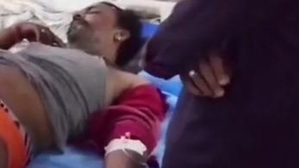 दतिया: अज्ञात कार ने बाइक सवार को रौंदा, घायल युवक के खून से सनी सड़क