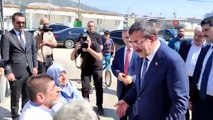 Cumhurbaşkanı Yardımcısı Cevdet Yılmaz, Nurdağı ilçesinde depremzedelerle buluştu