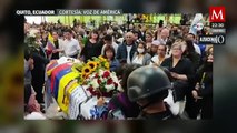 Trasladan féretro de Fernando Villavicencio, candidato asesinado en Ecuador, a cementerio