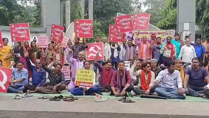 भू- विस्थापितों ने कुसमुंडा जीएम दफ्तर किया घेराव