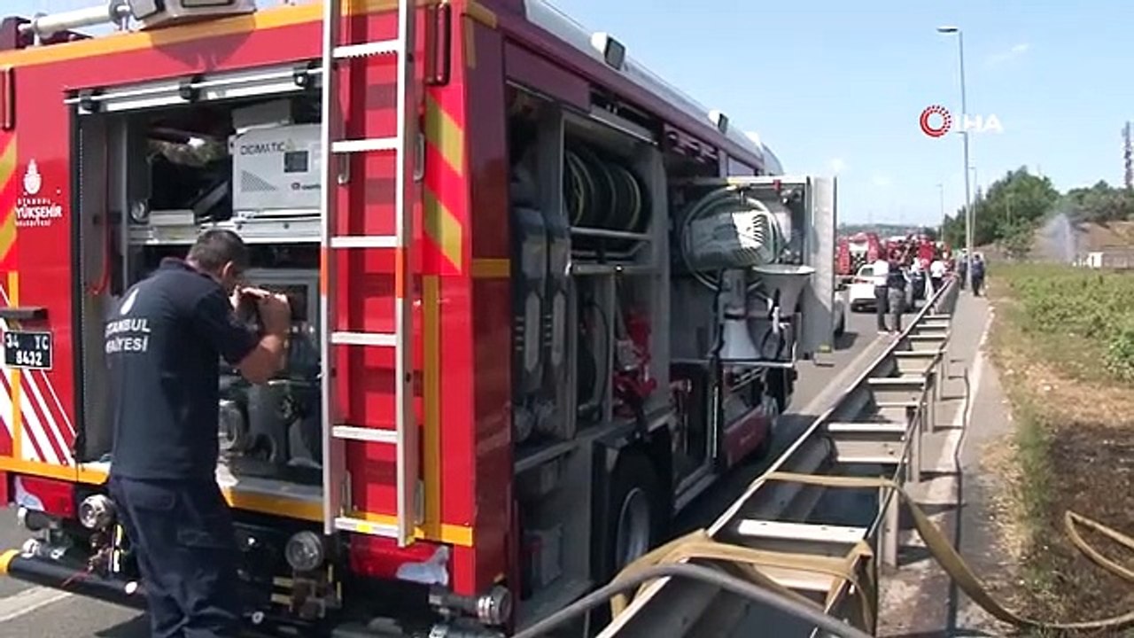 Üsküdar'da 15 Temmuz Köprüsü Yolunda Yangın Çıktı