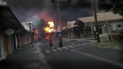 ناج من سكان هاواي الأميركية يروي رحلة هروبه الأخيرة من العاصفة النارية