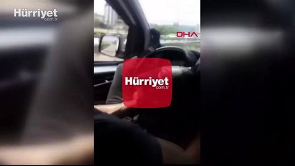 Tepki çeken görüntü: Ayakları ile direksiyonu tutup hız yaptı!